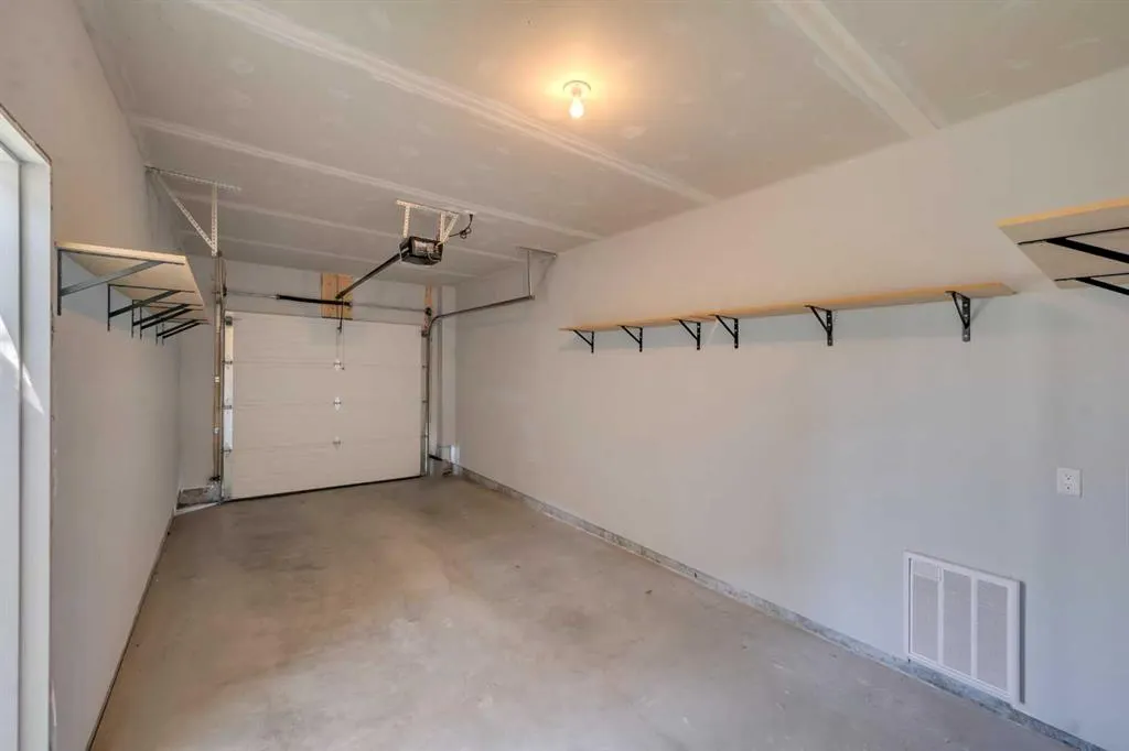 525 Redstone Walk NE, #203