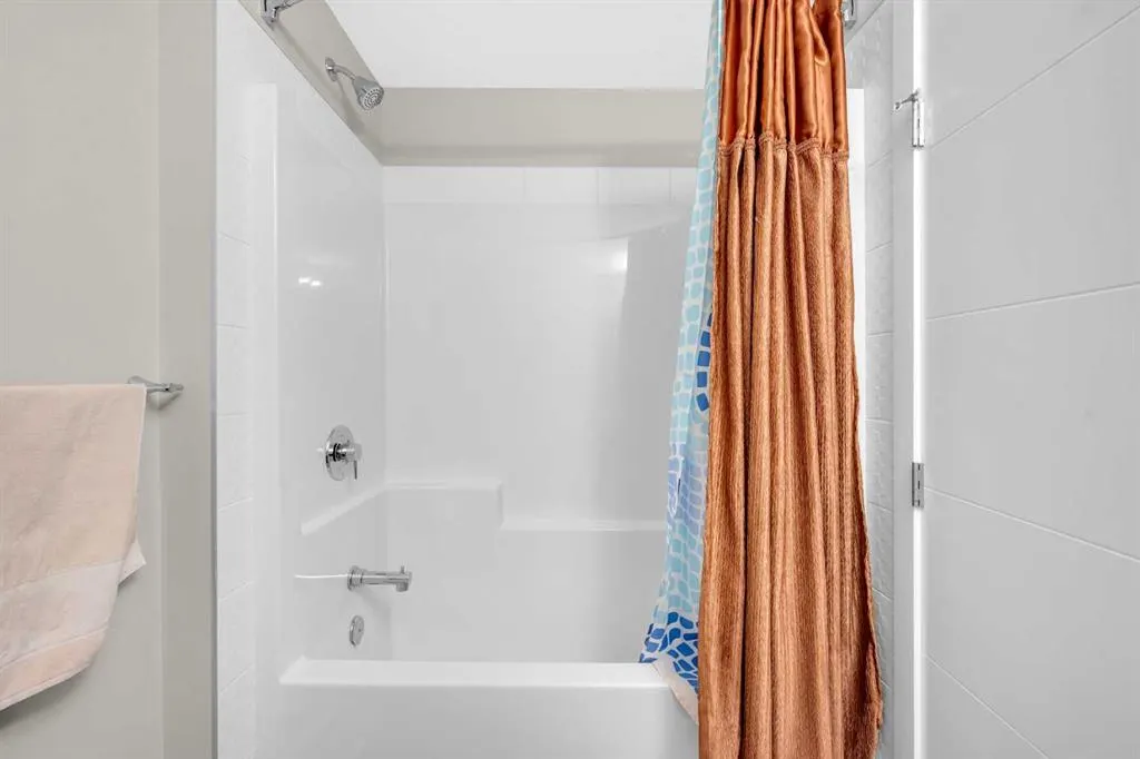 525 Redstone Walk NE, #203