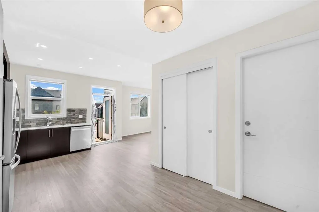 525 Redstone Walk NE, #203