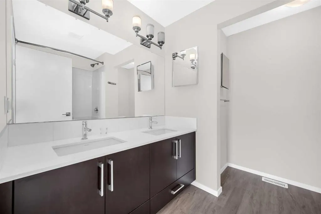 525 Redstone Walk NE, #203