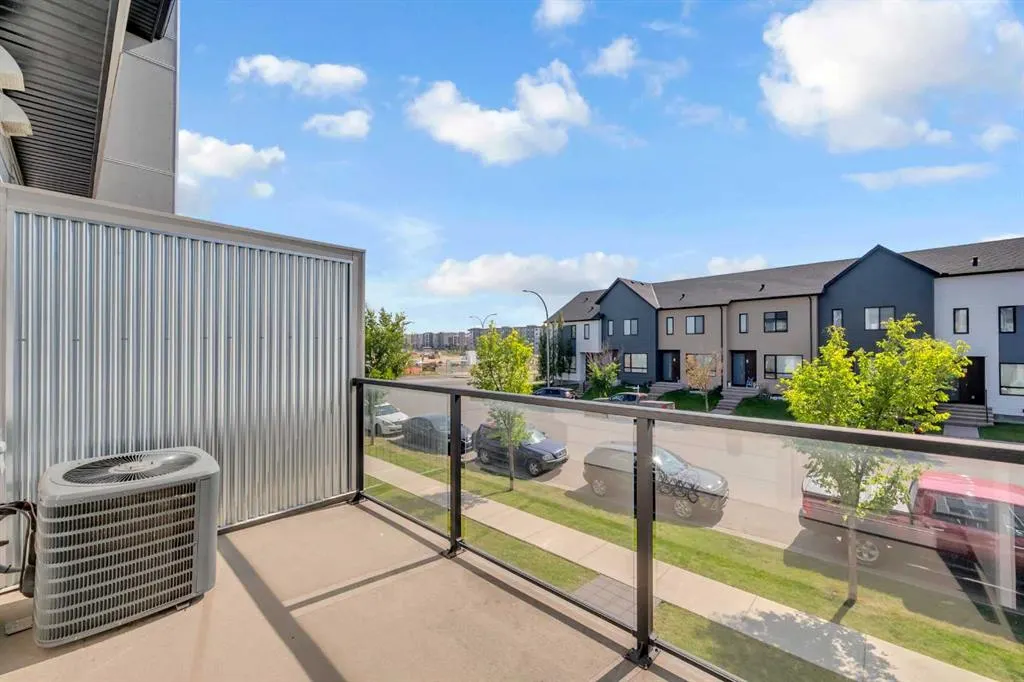 525 Redstone Walk NE, #203