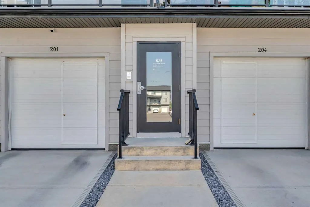 525 Redstone Walk NE, #203