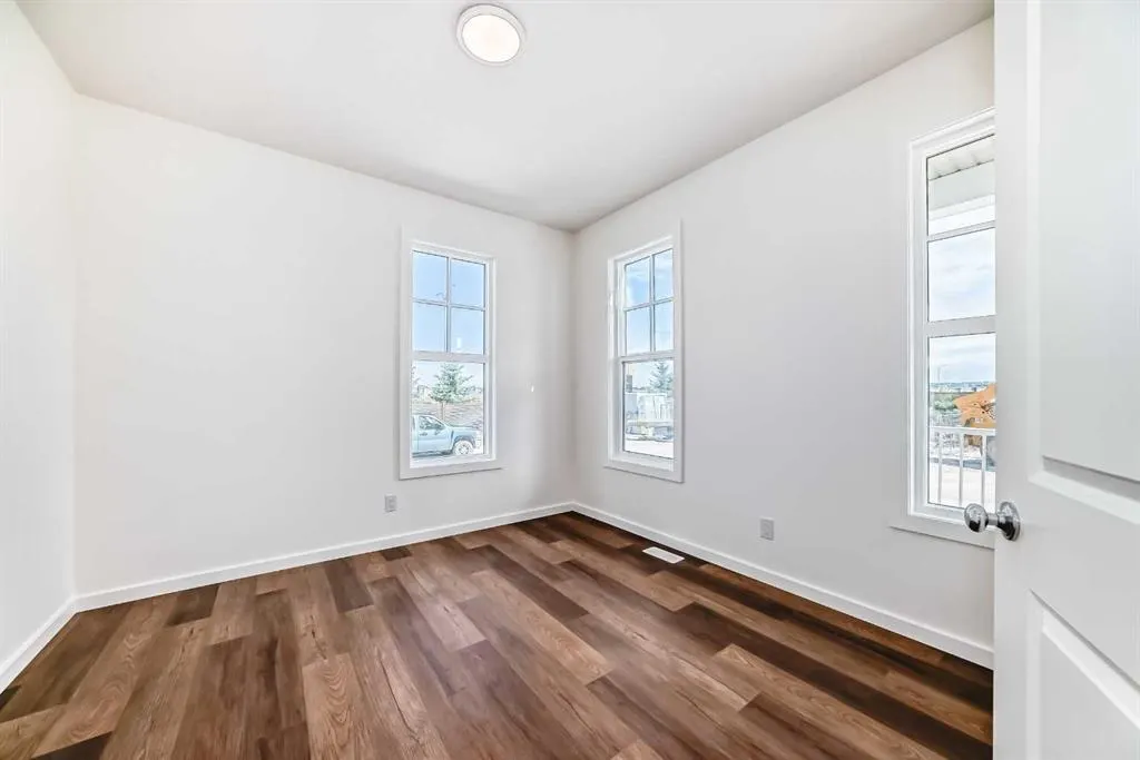 12 Starling Place NW