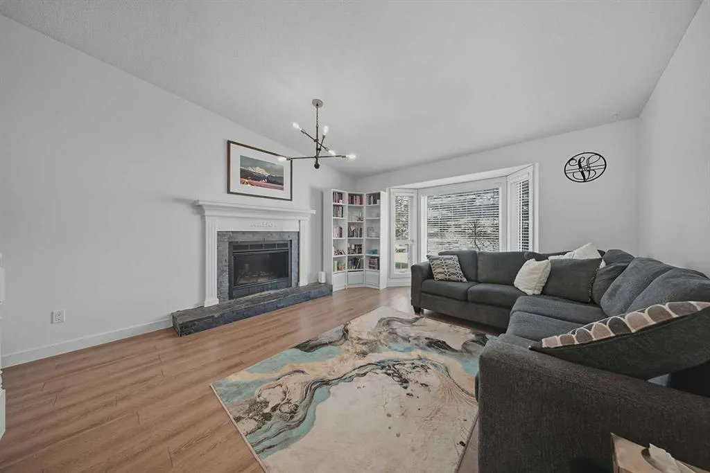 39 Denison Crescent