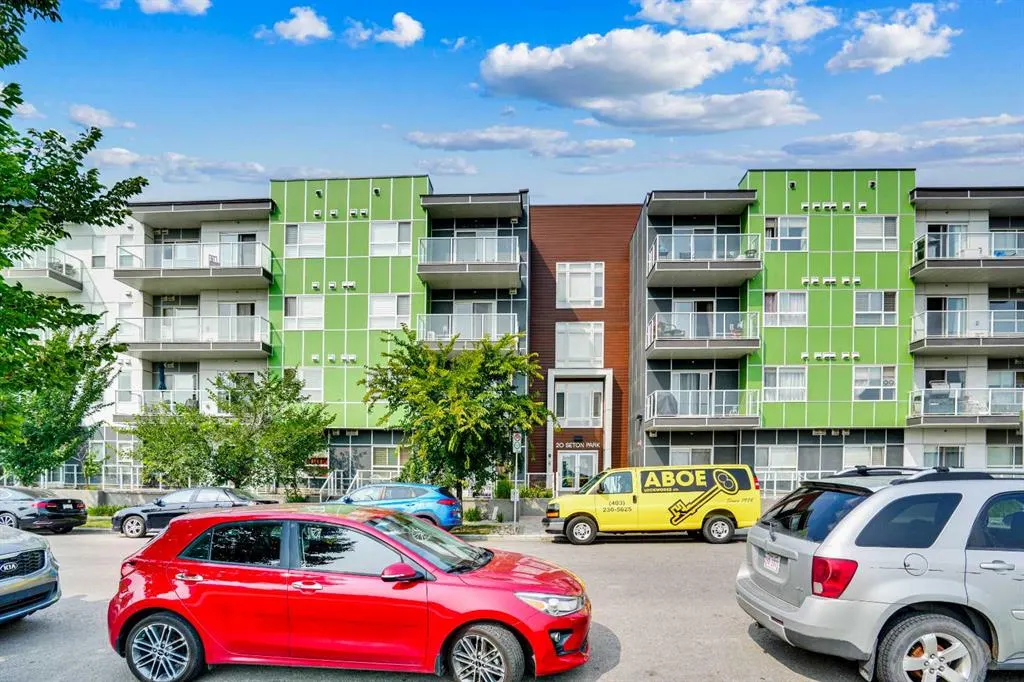 20 Seton Park SE, #203