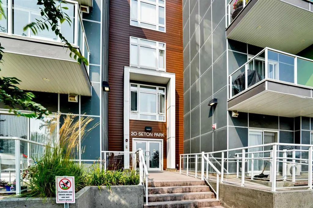 20 Seton Park SE, #203