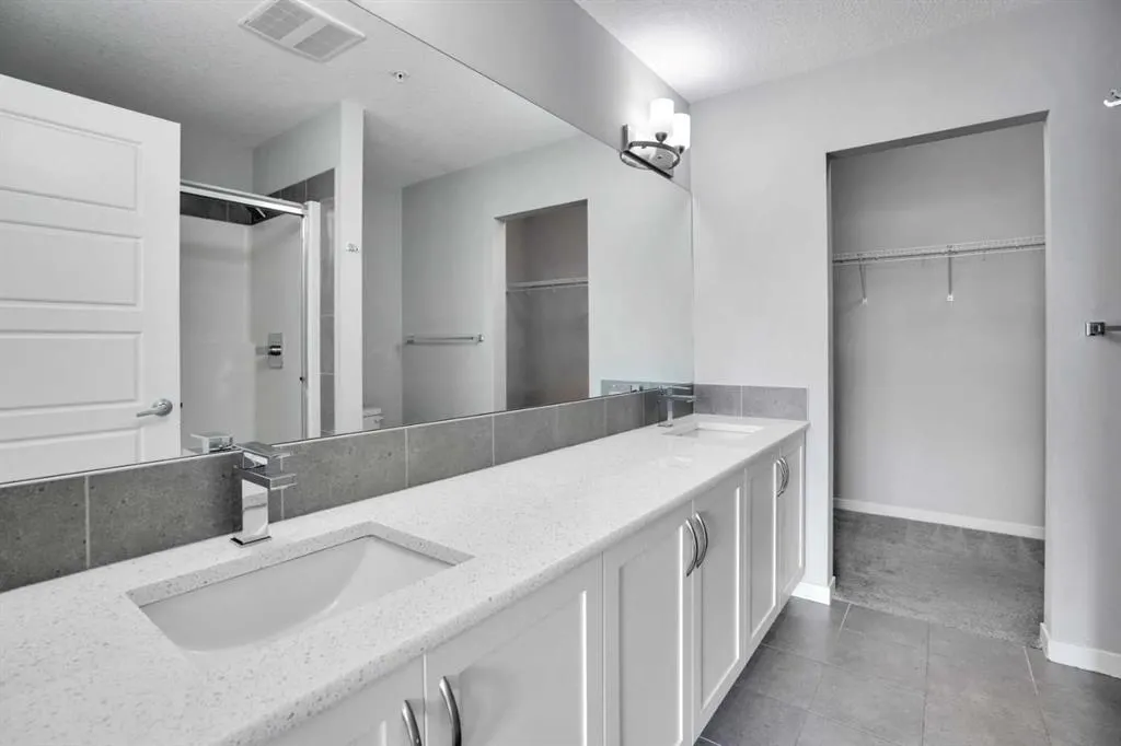 20 Seton Park SE, #203