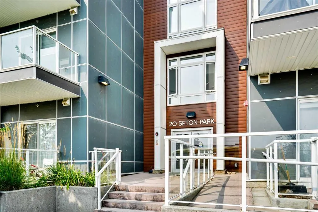 20 Seton Park SE, #203