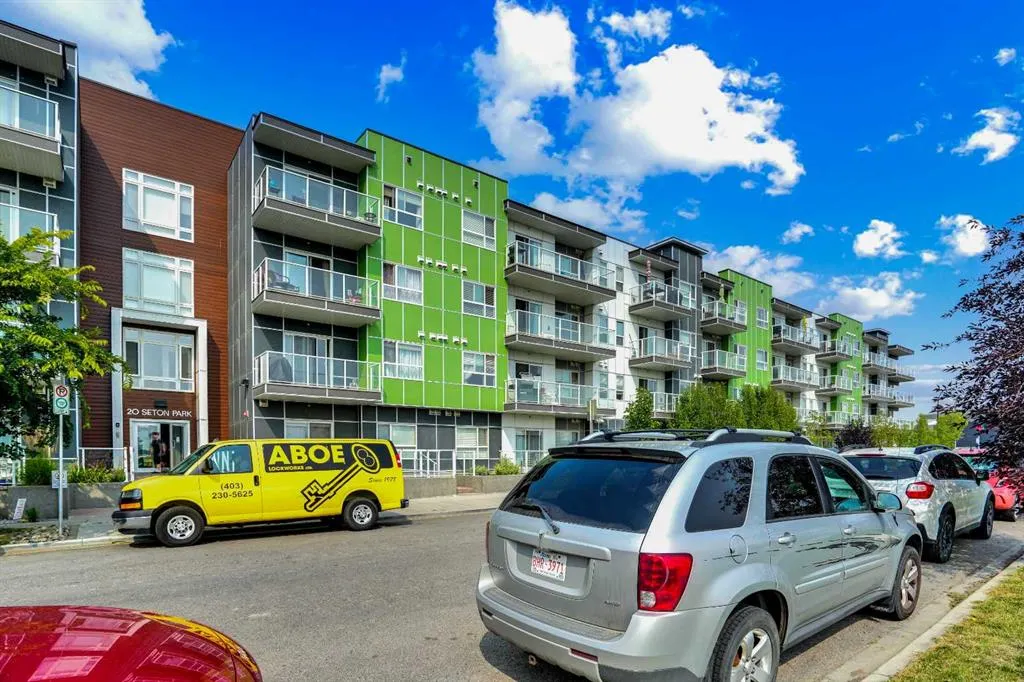 20 Seton Park SE, #203