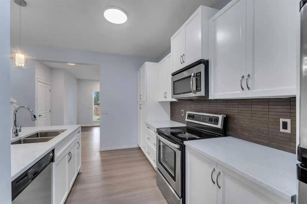 20 Copperpond Grove SE
