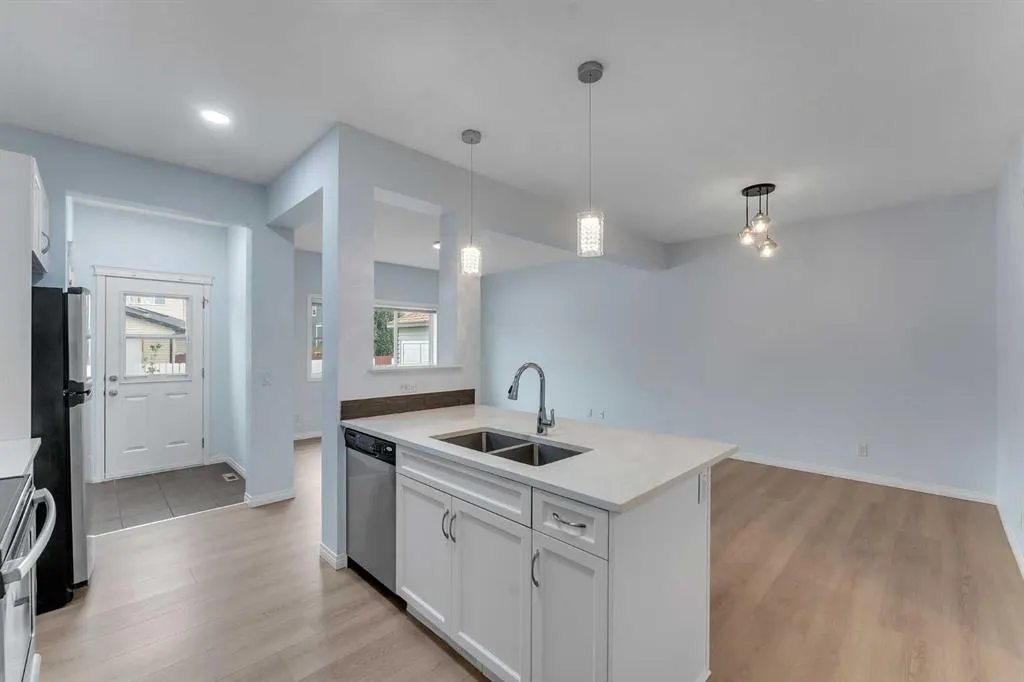 20 Copperpond Grove SE