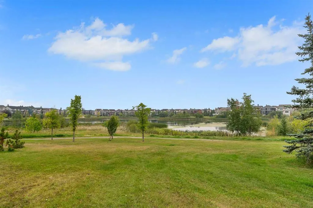 20 Copperpond Grove SE