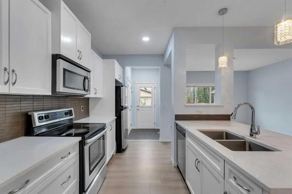 20 Copperpond Grove SE
