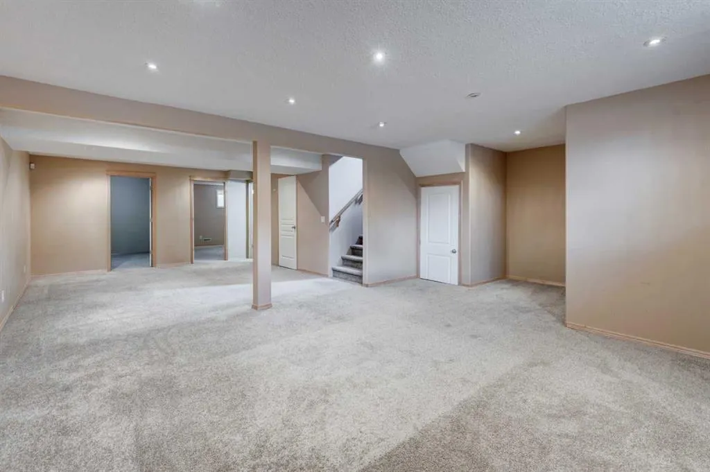 90 West Springs Way SW