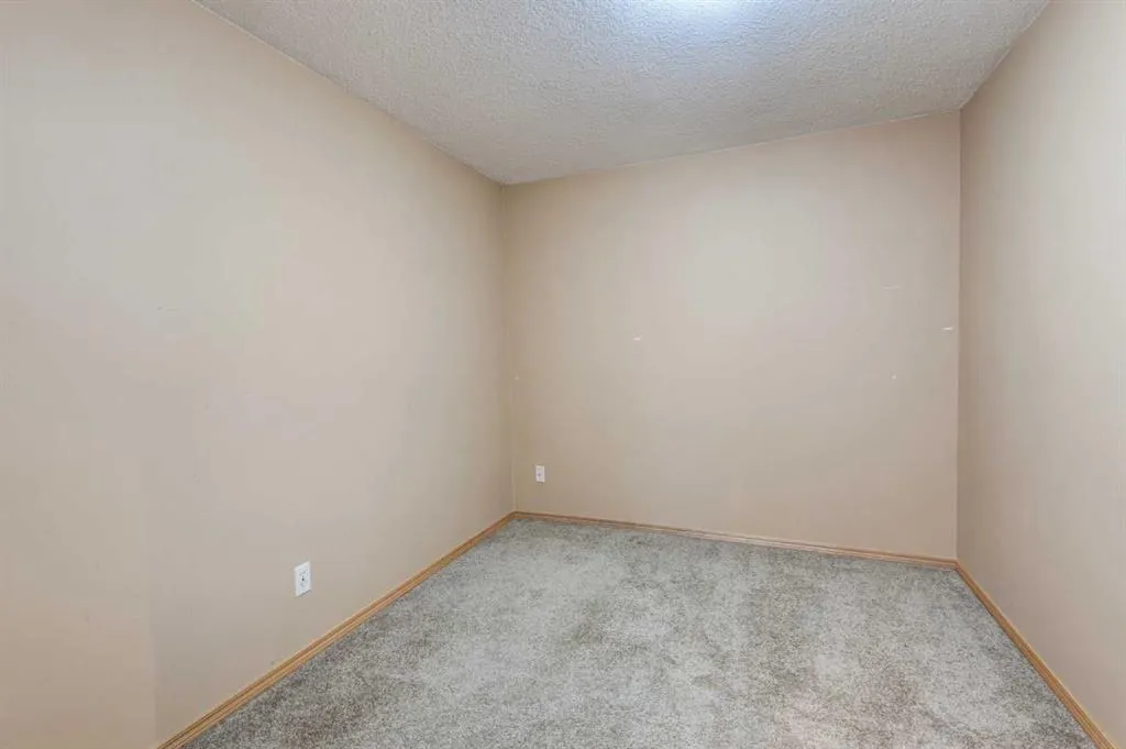 90 West Springs Way SW