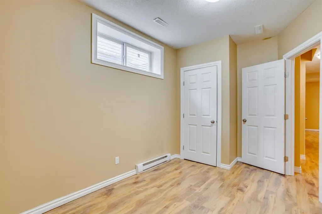 123 Cottonwood Creek Way