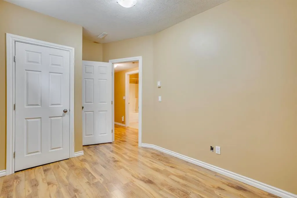 123 Cottonwood Creek Way
