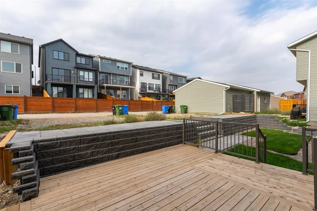 180 Rowmont Boulevard NW