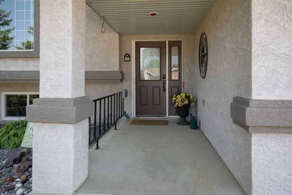 86 Hathaway Lane