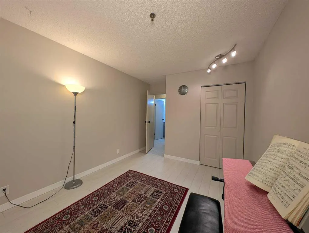 525 56 Avenue SW, #114
