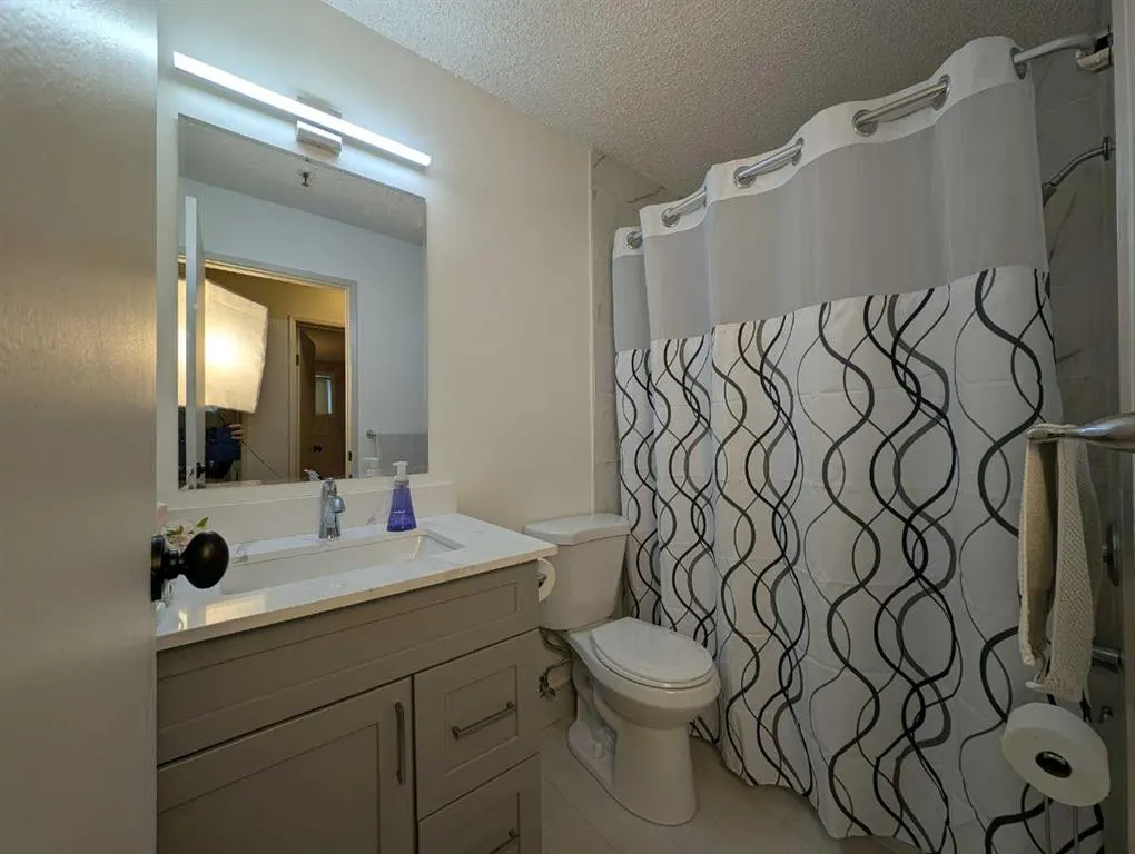 525 56 Avenue SW, #114