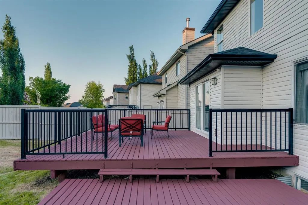 151 Kincora Drive NW