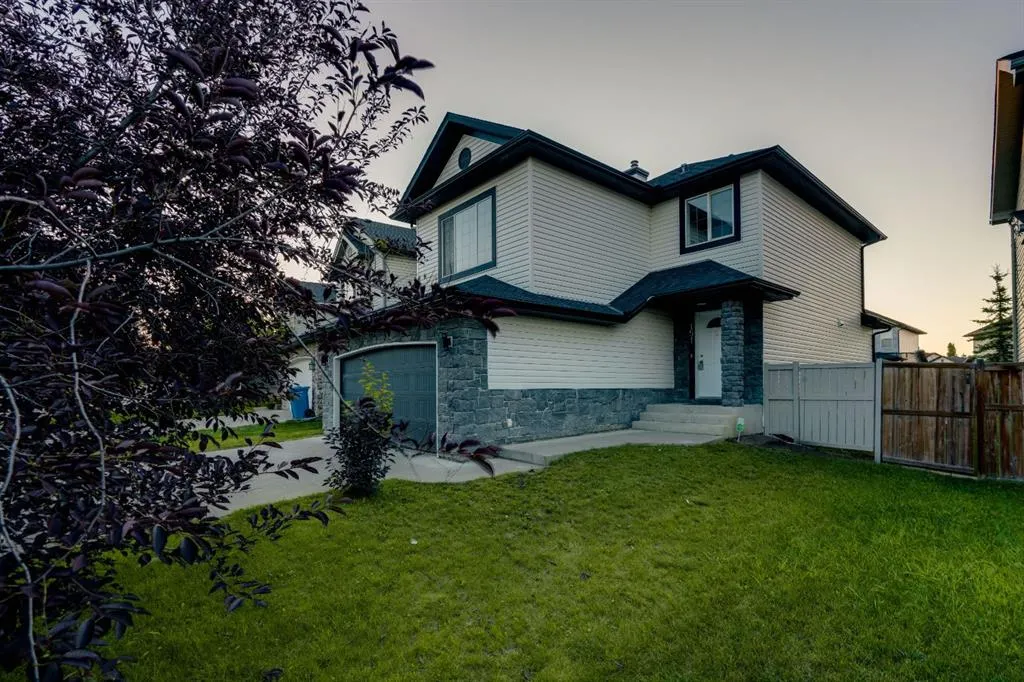 151 Kincora Drive NW
