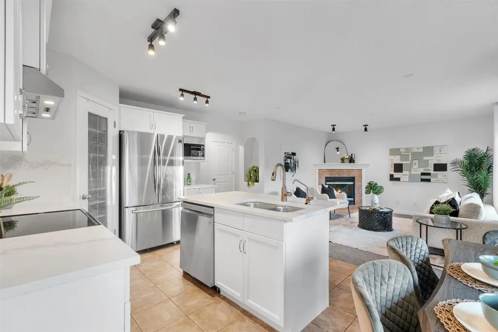 151 Kincora Drive NW