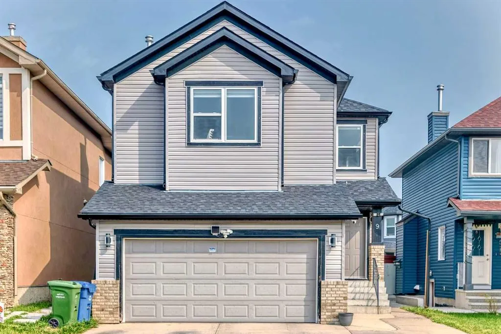 9 Saddlecrest Crescent NE