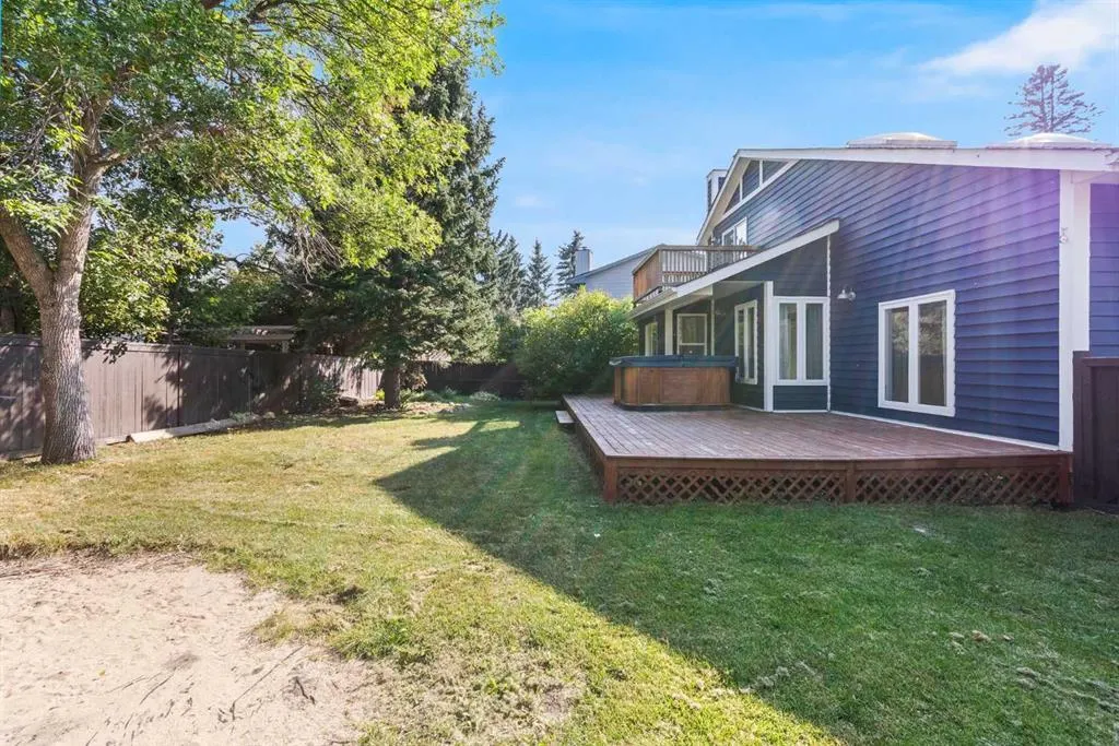 12 Deerbrook Bay SE