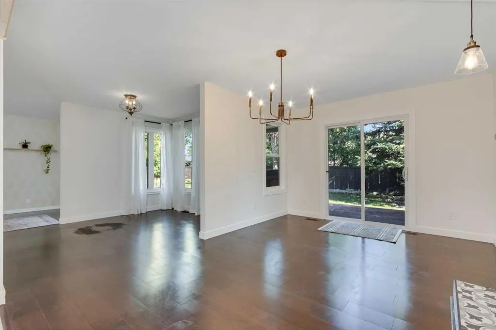 12 Deerbrook Bay SE