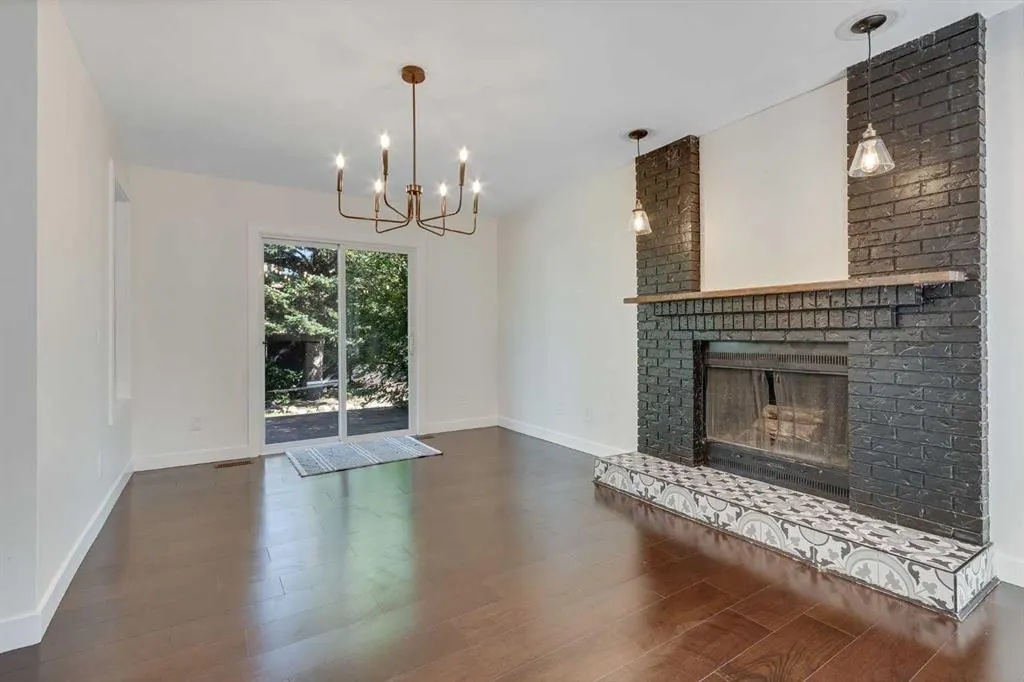12 Deerbrook Bay SE