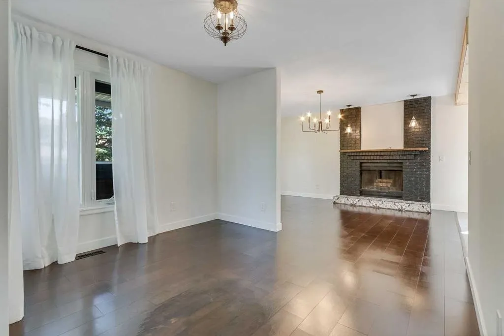 12 Deerbrook Bay SE
