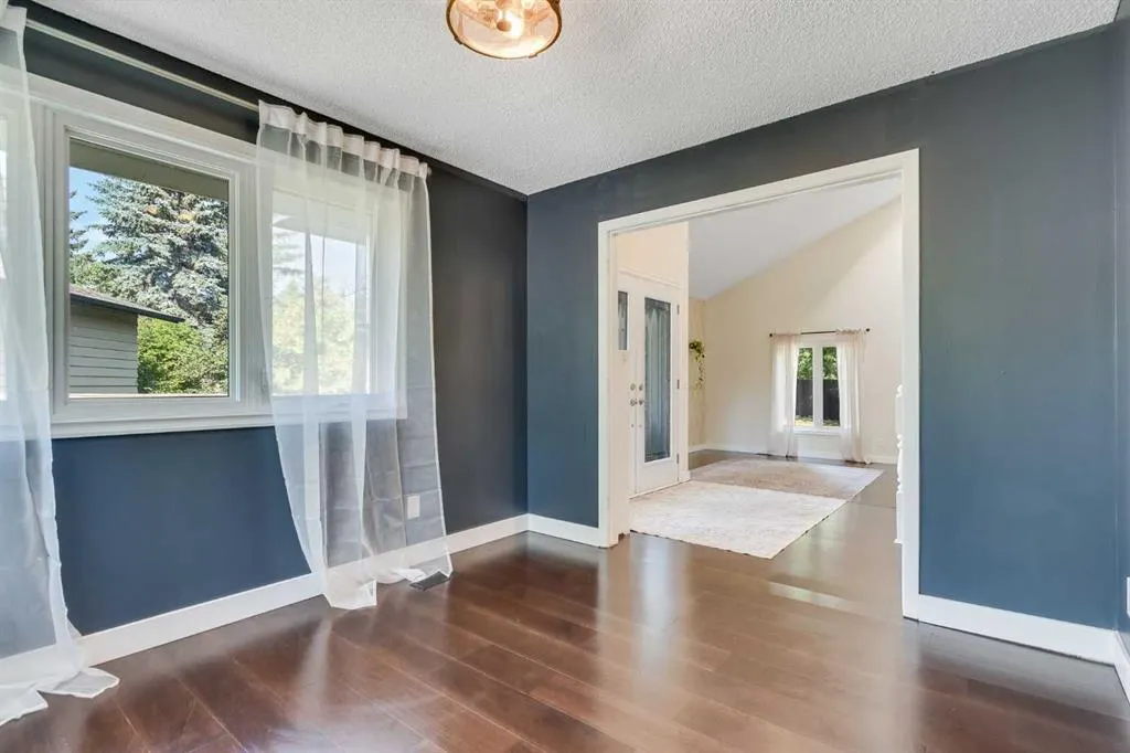 12 Deerbrook Bay SE