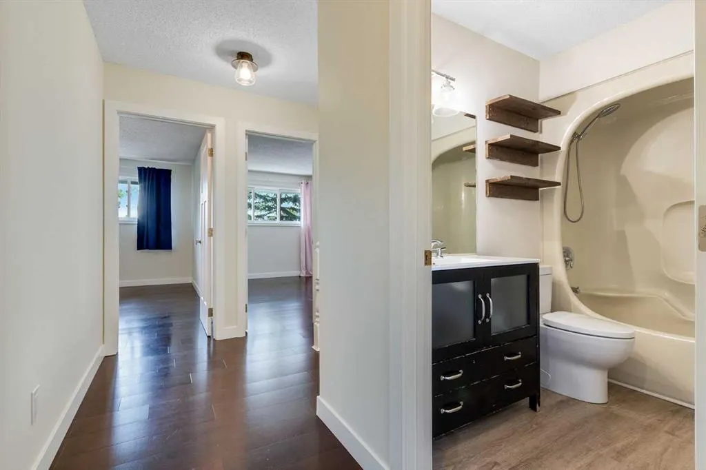 12 Deerbrook Bay SE