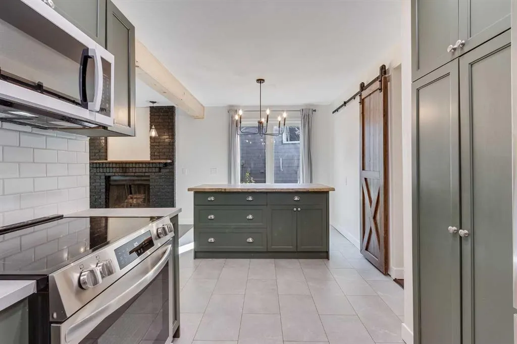 12 Deerbrook Bay SE