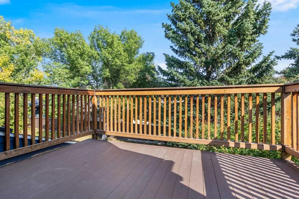 12 Deerbrook Bay SE