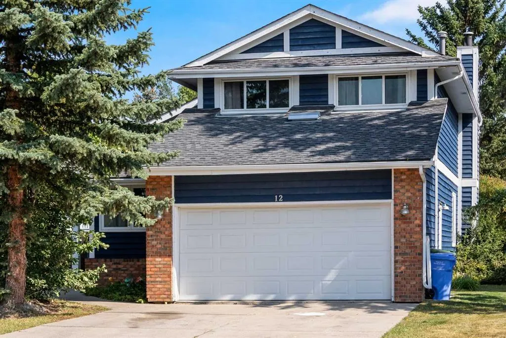 12 Deerbrook Bay SE