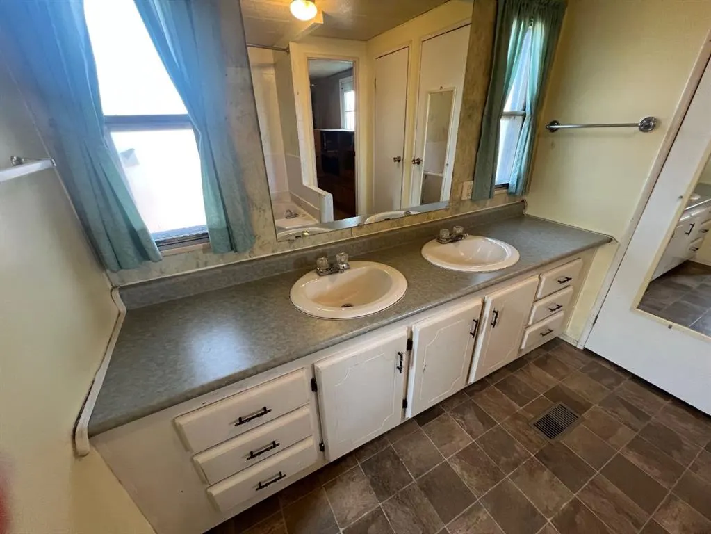 7050 Gray Drive, #1028