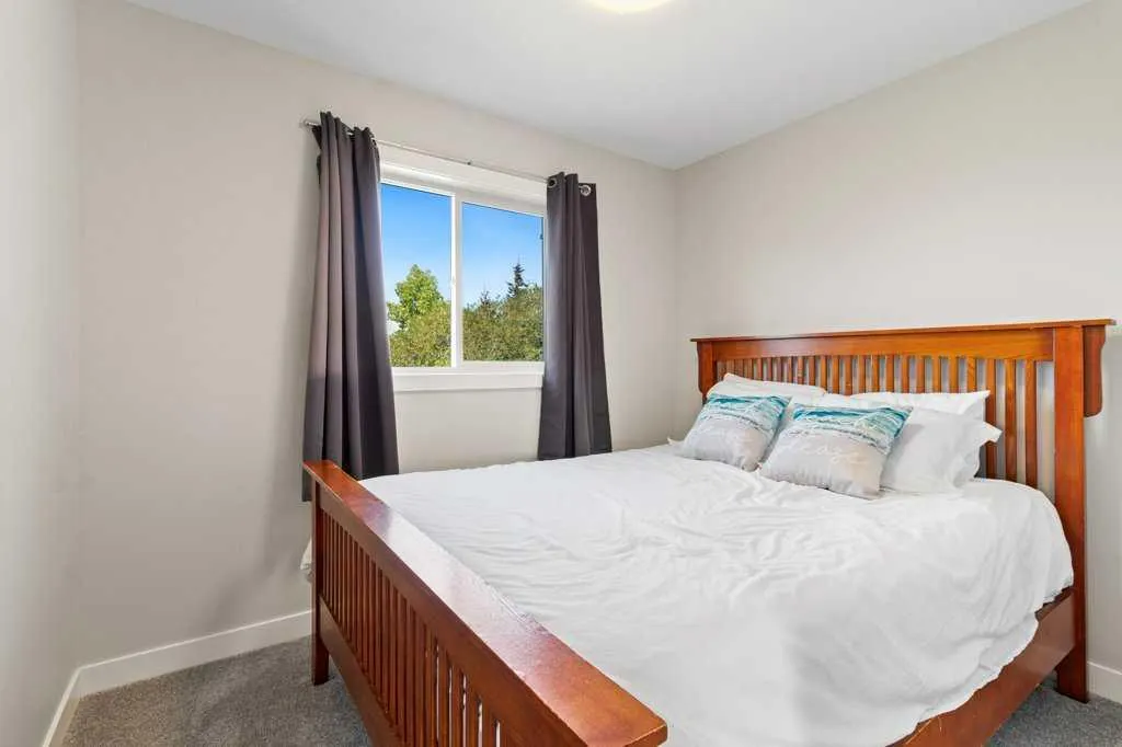 50 Sunnyside Crescent