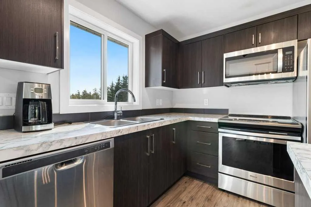 50 Sunnyside Crescent