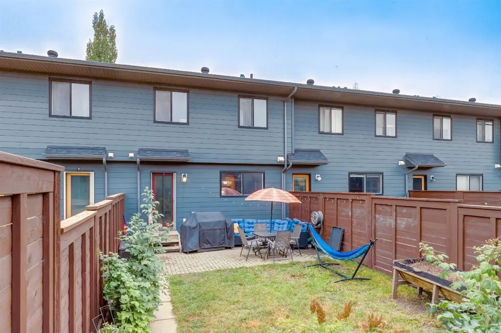 204 Walden Drive SE