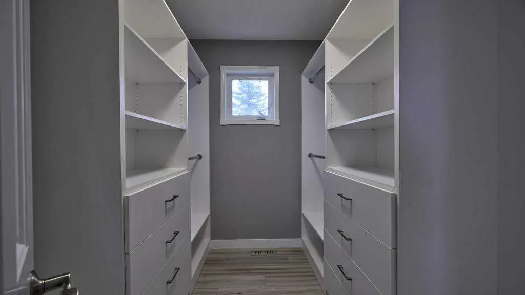 24073 Burma Road