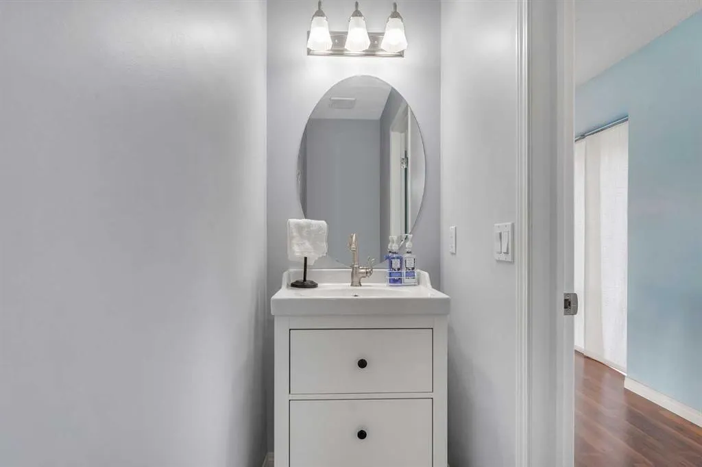42 Martha's Haven Manor NE