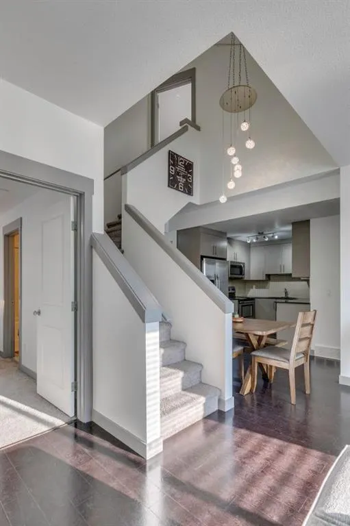 43 West Coach Manor SW, #2