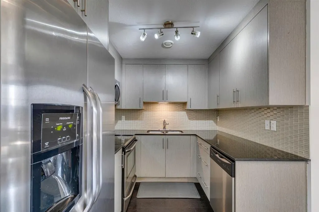 43 West Coach Manor SW, #2