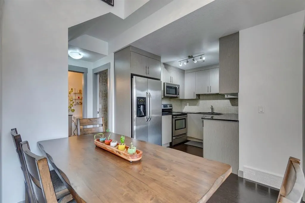43 West Coach Manor SW, #2