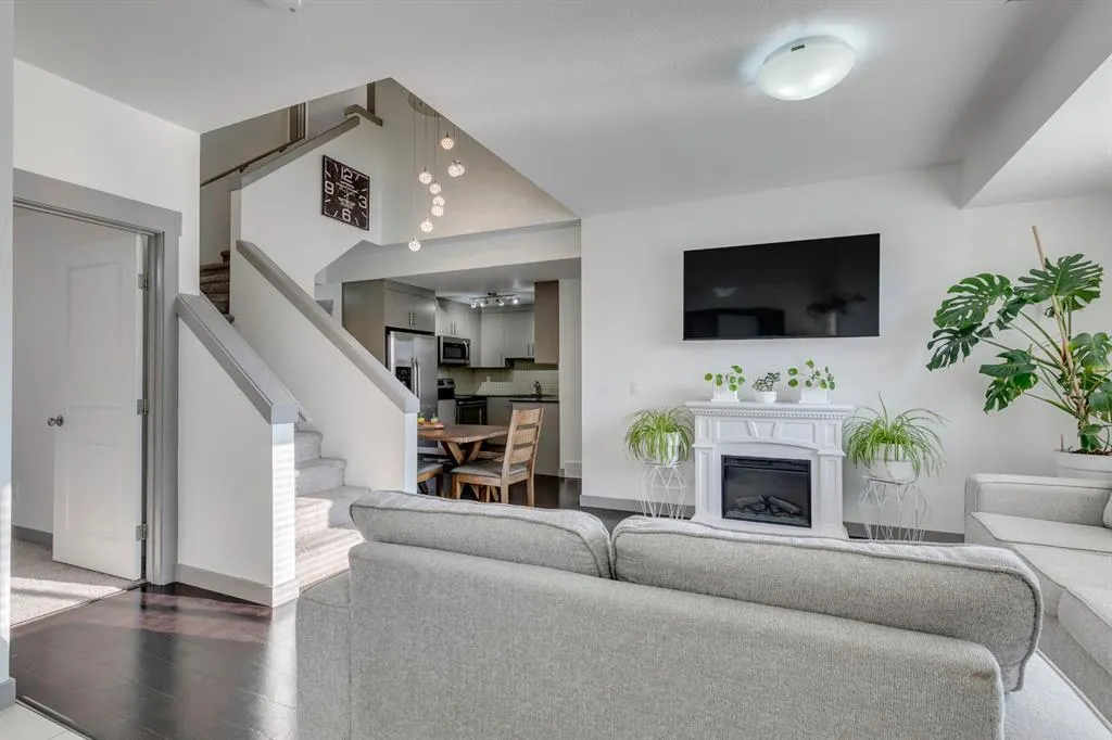 43 West Coach Manor SW, #2