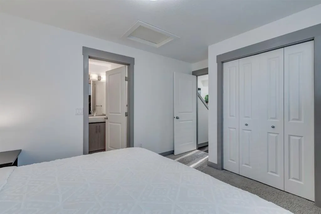 43 West Coach Manor SW, #2