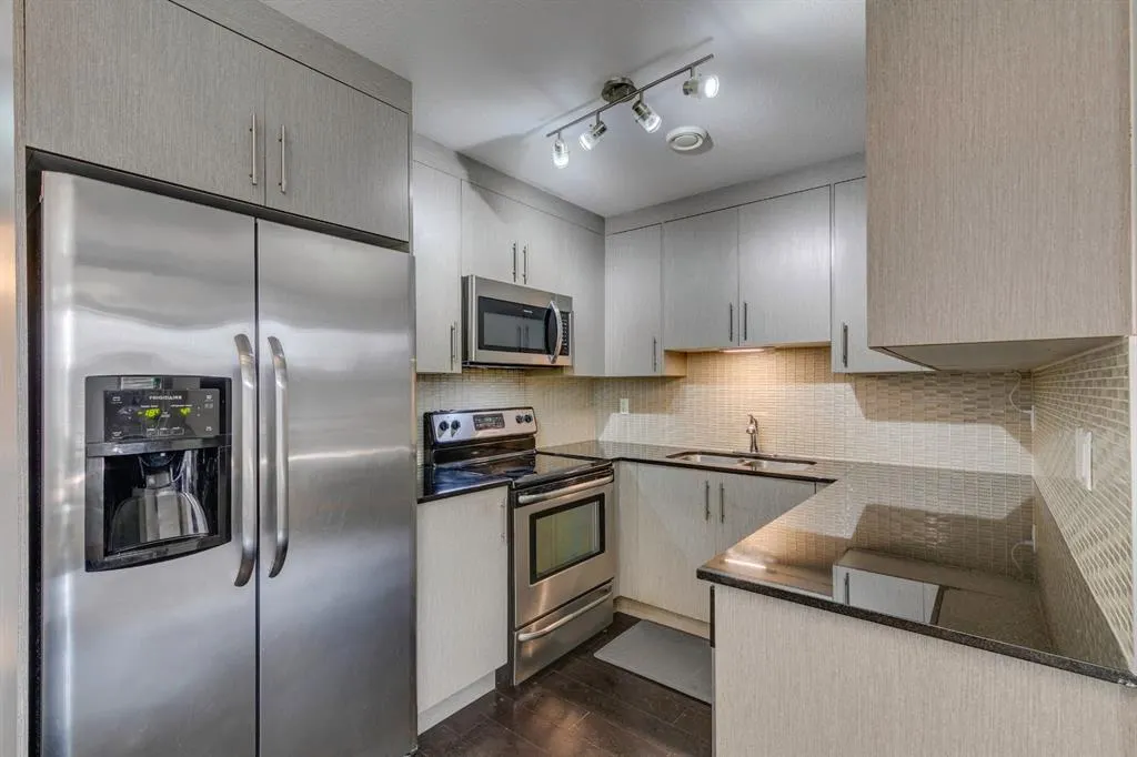 43 West Coach Manor SW, #2